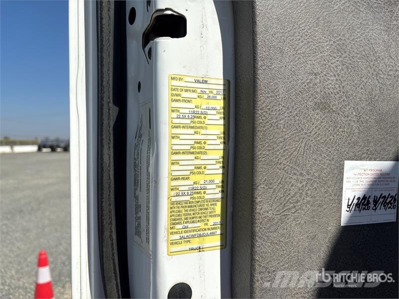 Freightliner M2 106 2000 gal 4x2 Water Truck Water tankwagens