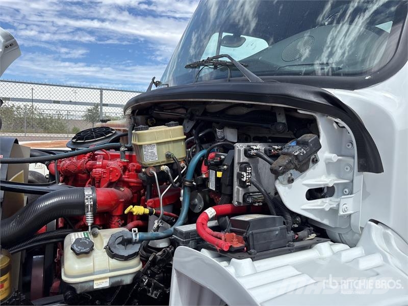 Freightliner M2 106 2000 gal 4x2 Water Truck Water bowser