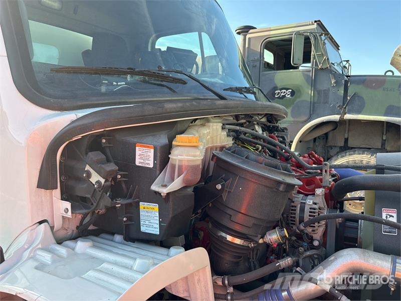 Freightliner M2 106 2000 gal 4x2 Water Truck 급수차