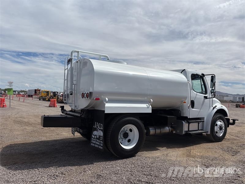 Freightliner M2 106 2000 gal 4x2 Water Truck Water bowser