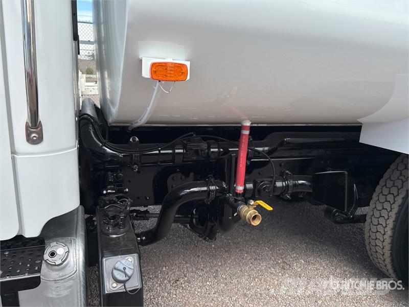 Freightliner M2 106 2000 gal 4x2 Water Truck Water bowser