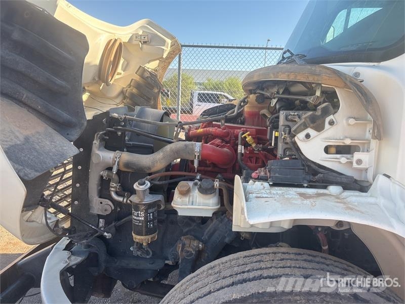 Freightliner M2 106 2000 gal 4x2 Water Truck صهاريج مياه
