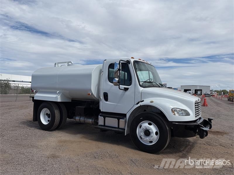 Freightliner M2 106 2000 gal 4x2 Water Truck Water bowser