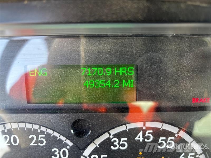 Freightliner M2 106 2000 gal 4x2 Water Truck Water tankwagens