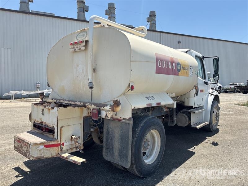 Freightliner M2 106 2000 gal 4x2 Water Truck صهاريج مياه