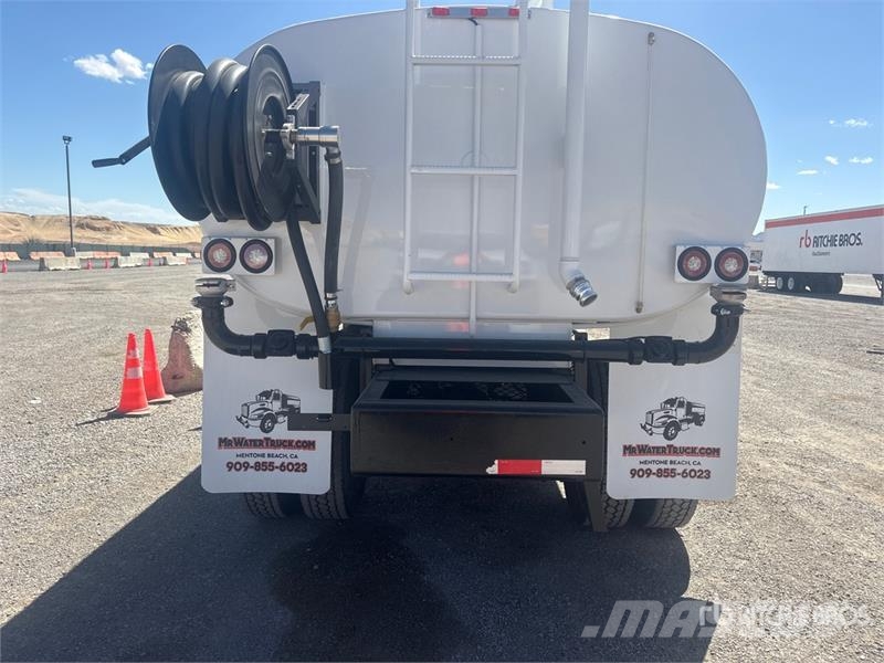 Freightliner M2 106 2000 gal 4x2 Water Truck Tovornjaki za vodo
