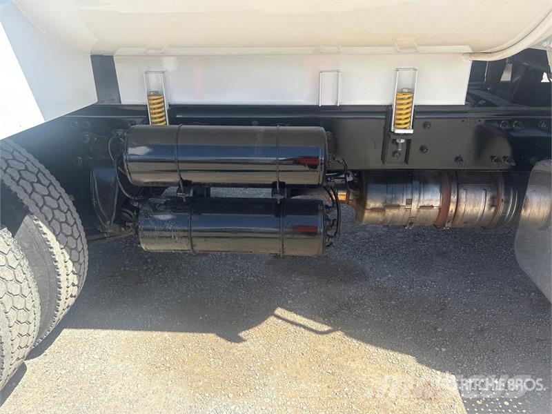 Freightliner M2 106 2000 gal 4x2 Water Truck Tovornjaki za vodo