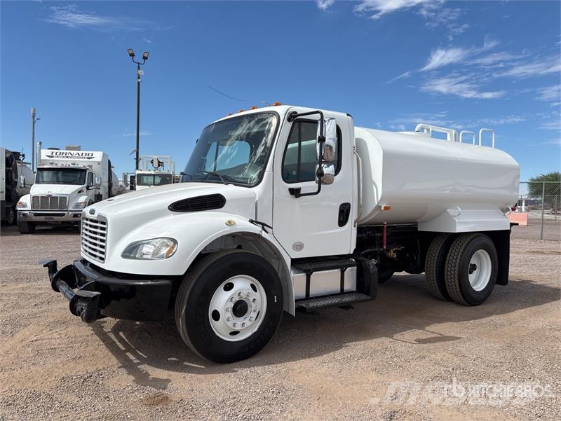 Freightliner M2 106 2000 gal 4x2 Water Truck Water bowser