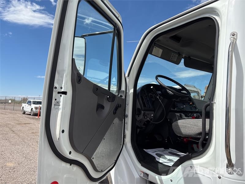 Freightliner M2 106 2000 gal 4x2 Water Truck Water bowser