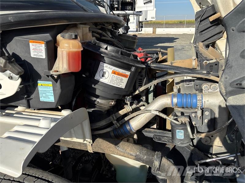 Freightliner M2 106 2000 gal 4x2 Water Truck Water tankwagens