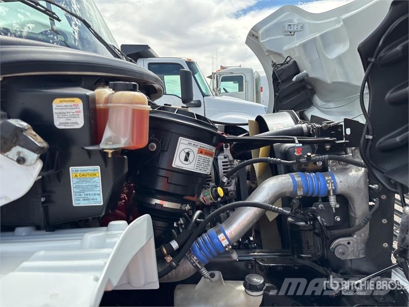 Freightliner M2 106 2000 gal 4x2 Water Truck Water bowser