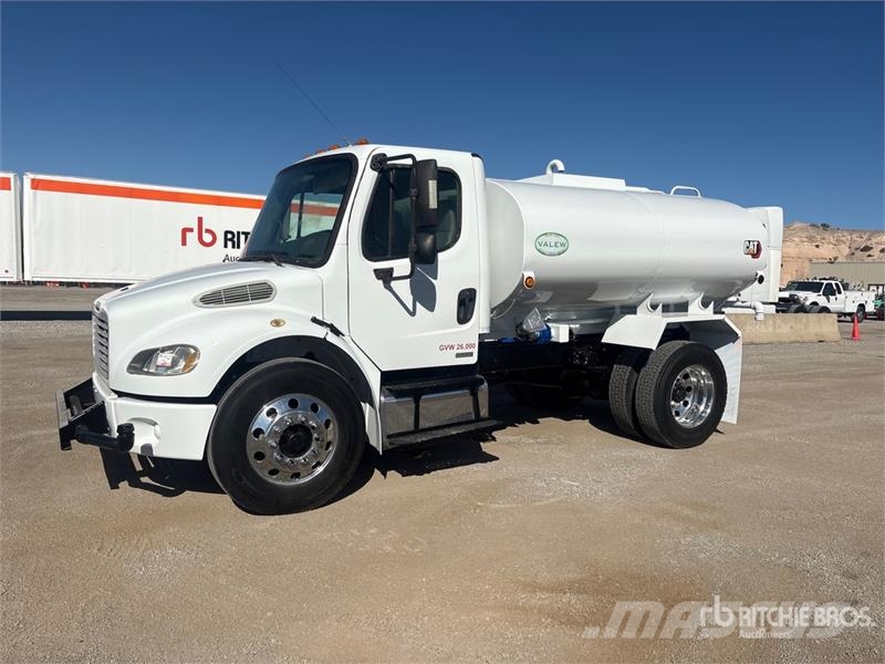 Freightliner M2 106 2000 gal 4x2 Water Truck Vandens sunkvežimiai