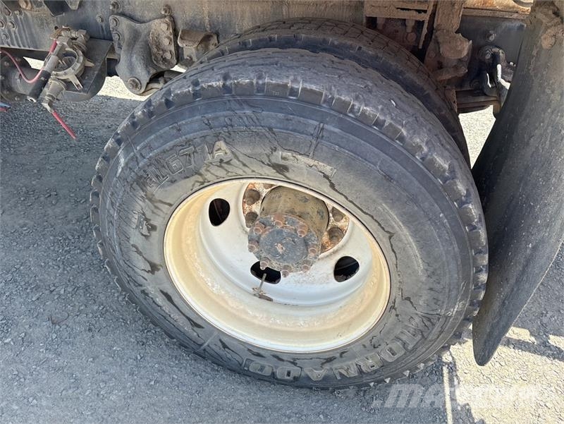 Freightliner M2 106 2000 gal 4x2 Water Truck صهاريج مياه