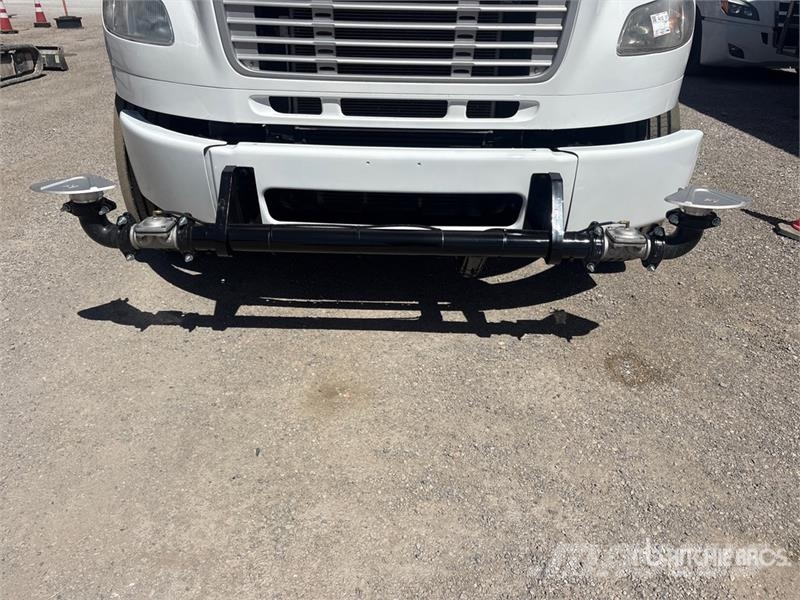 Freightliner M2 106 2000 gal 6x4 Water Truck Tovornjaki za vodo
