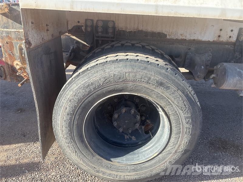 Freightliner M2 106 2000 gal 4x2 Water Truck صهاريج مياه