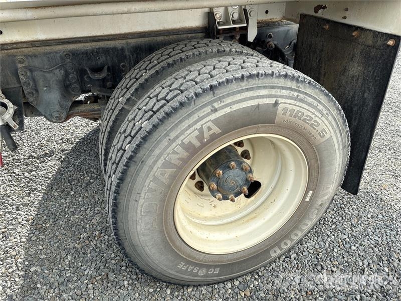 Freightliner M2 106 2000 gal 4x2 Water Truck Water tankwagens
