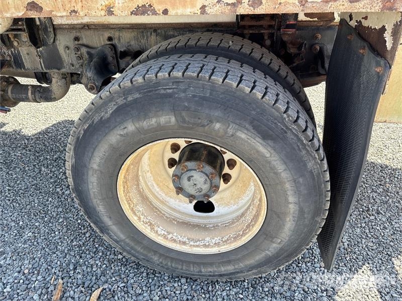 Freightliner M2 106 2000 gal 4x2 Water Truck Water tankwagens