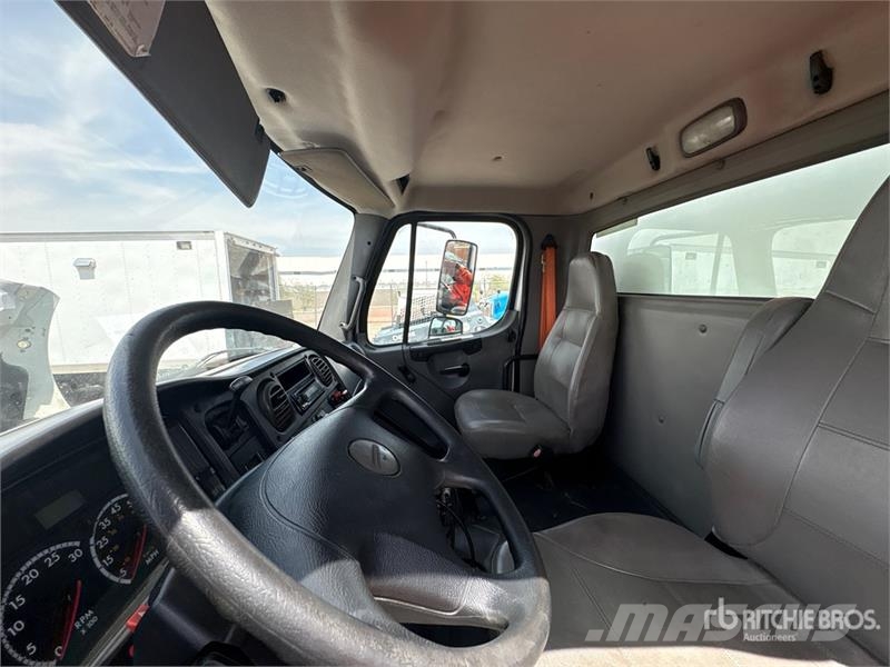 Freightliner M2 106 2000 gal 4x2 Water Truck Water tankwagens
