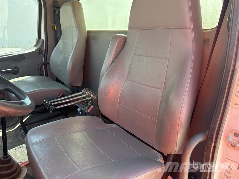 Freightliner M2 106 2000 gal 4x2 Water Truck صهاريج مياه