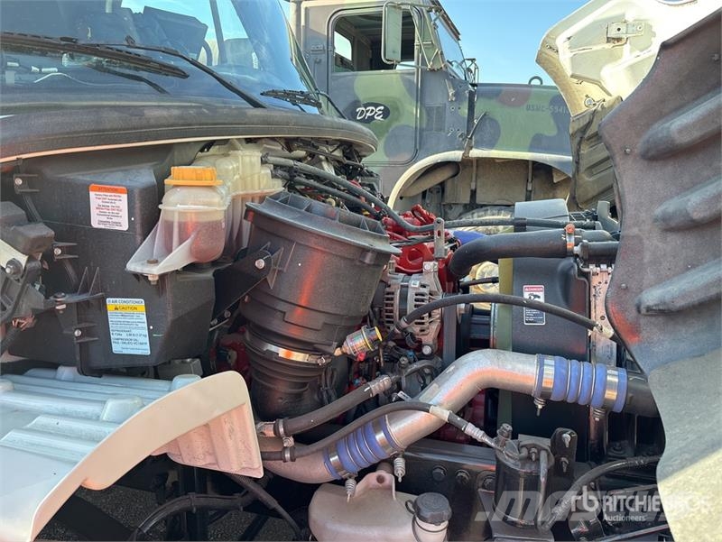 Freightliner M2 106 2000 gal 4x2 Water Truck 급수차