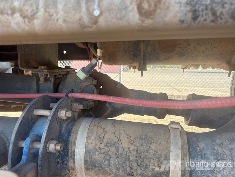 Freightliner M2 106 2000 gal 4x2 Water Truck صهاريج مياه