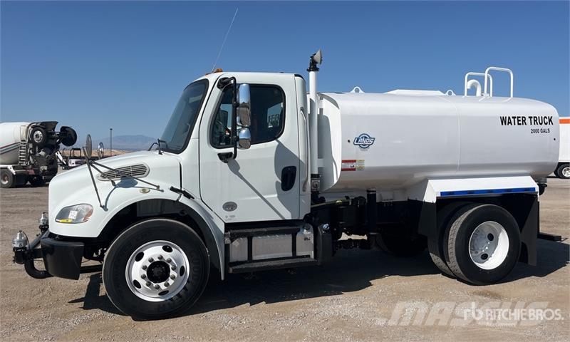 Freightliner M2 106 2000 gal Water Truck Wassertanker