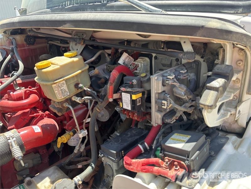 Freightliner M2 106 2000 gal 4x2 Water Truck Camiones cisterna