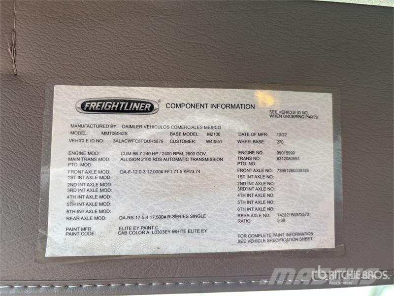 Freightliner M2 106 2000 gal 4x2 Water Truck 급수차