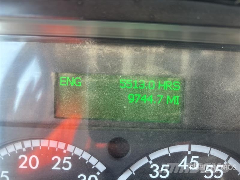 Freightliner M2 106 2000 gal 4x2 Water Truck صهاريج مياه
