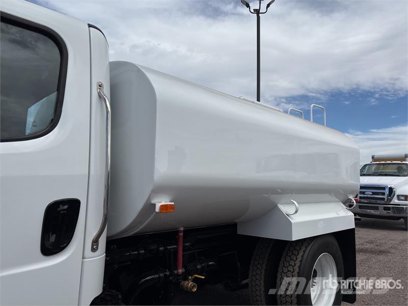 Freightliner M2 106 2000 gal 4x2 Water Truck Water bowser
