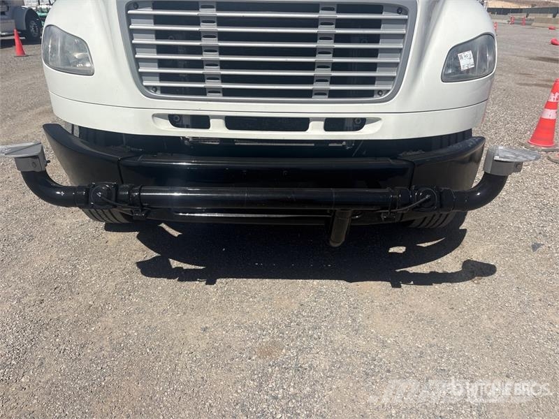 Freightliner M2 106 2000 gal 4x2 Water Truck Tovornjaki za vodo