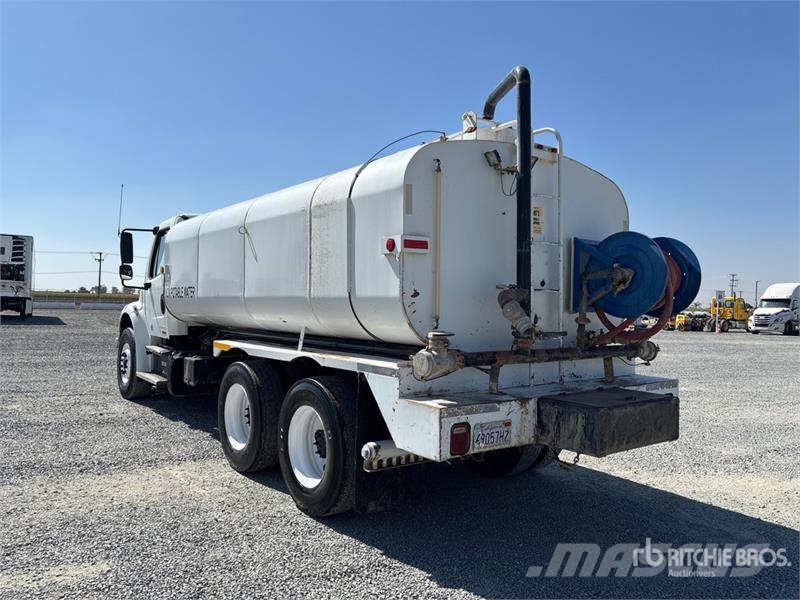 Freightliner M2 106 4000 gal 6x4 Water Truck صهاريج مياه