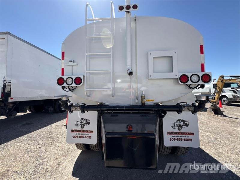 Freightliner M2 106 4000 gal 6x4 Water Truck Tovornjaki za vodo