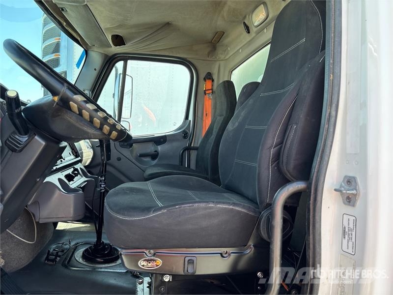 Freightliner M2 106 4000 gal 6x4 Water Truck صهاريج مياه