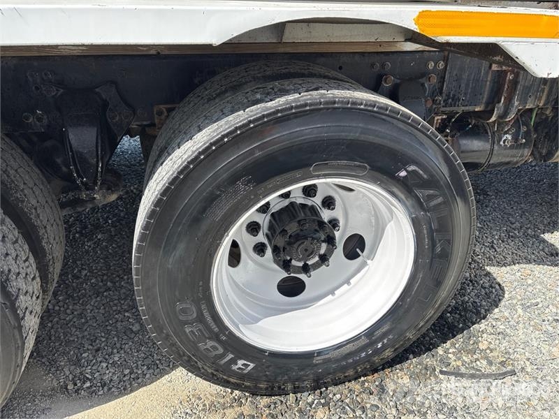 Freightliner M2 106 4000 gal 6x4 Water Truck صهاريج مياه