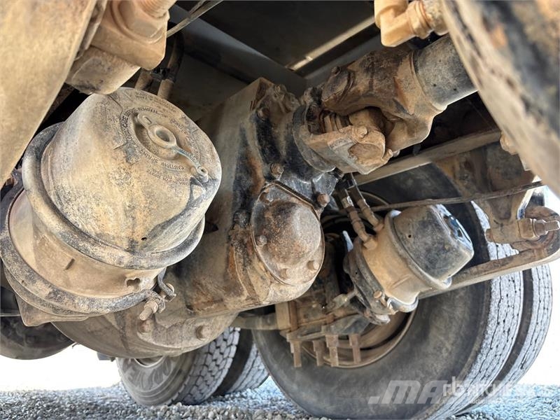 Freightliner M2 106 4000 gal 6x4 Water Truck صهاريج مياه