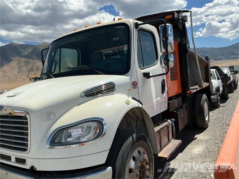Freightliner M2 106 4x2 S/A Dump Truck Pašizgāzējs