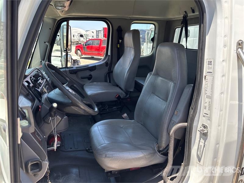 Freightliner M2 106 4x2 Extended Cab Rollback Truck Recovery vehicles