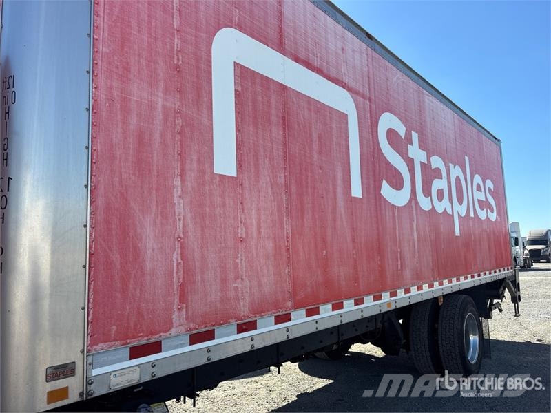 Freightliner M2 106 4x2 Van Truck Sanduk kamioni