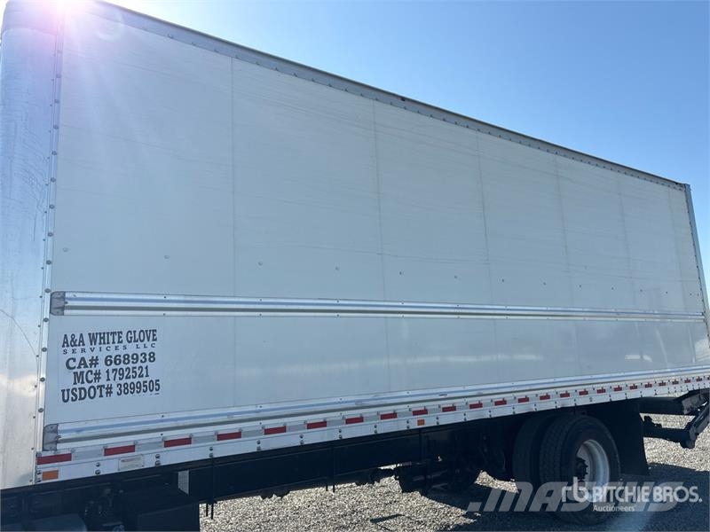 Freightliner M2 106 4x2 Van Truck Dobozos teherautók