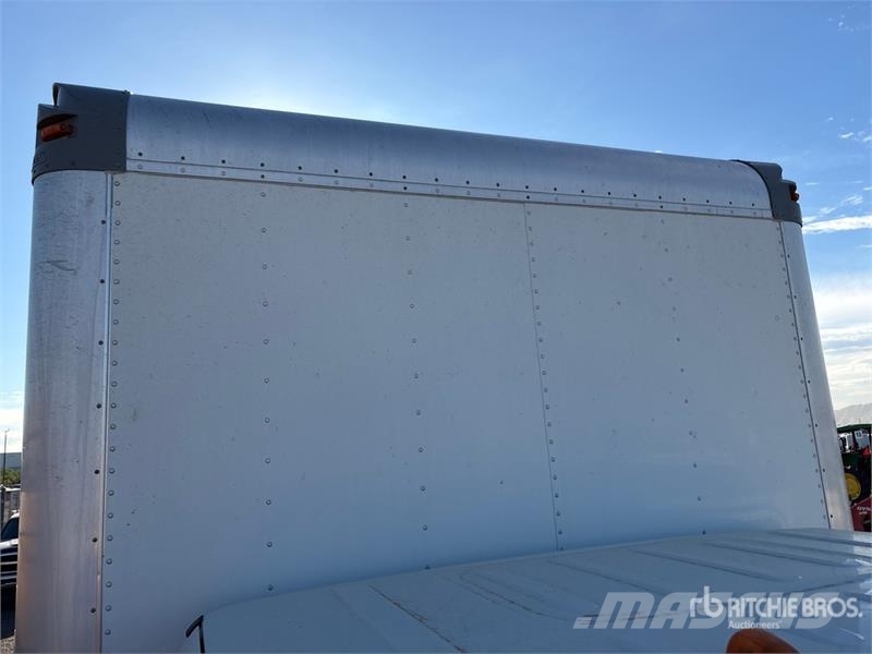 Freightliner M2 106 4x2 Van Van Truck Camion cassonati