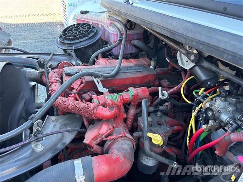 Freightliner M2 106 4x2 Van Truck Furgons