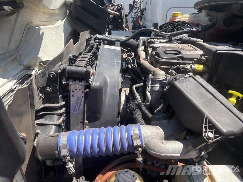 Freightliner M2 106 4x2 Van Truck Sunkvežimiai su dengtu kėbulu