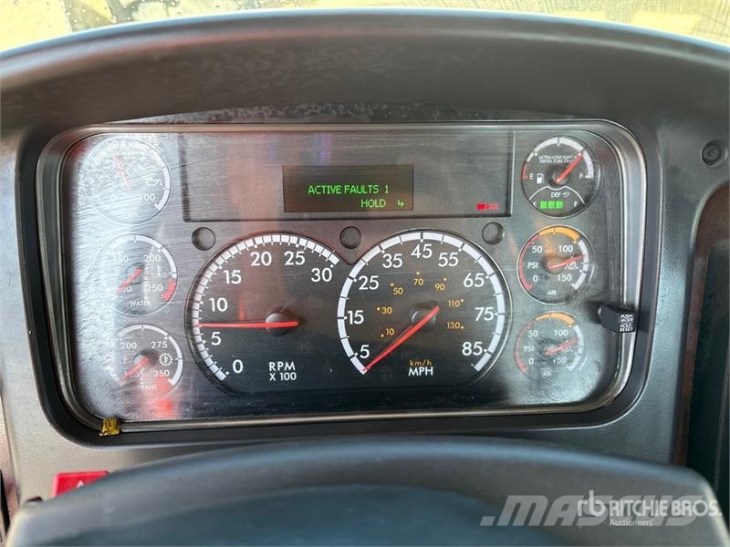 Freightliner M2 106 4x2 Rollback Truck Hinausautot