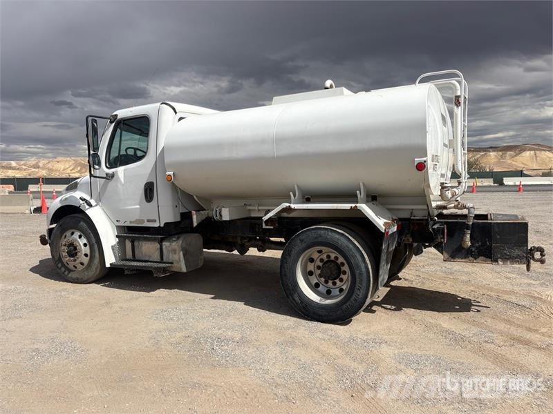 Freightliner M2 106 4x2 Water Truck Wassertanker