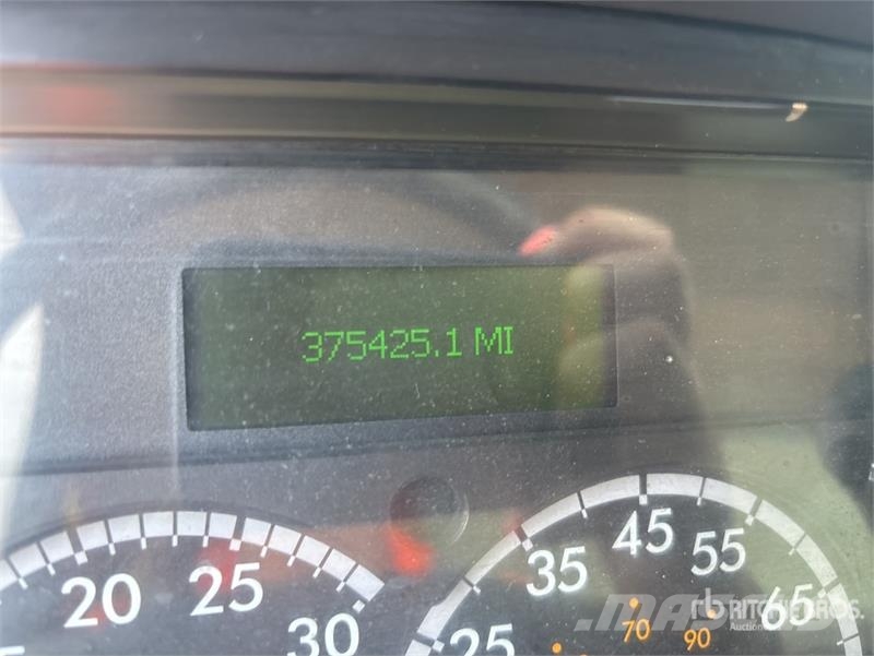 Freightliner M2 106 4x2 Van Truck Sunkvežimiai su dengtu kėbulu
