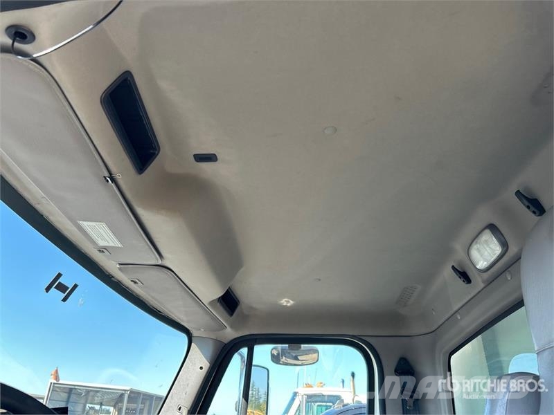 Freightliner M2 106 4x2 Mobile Shredding Truck Drugi tovornjaki