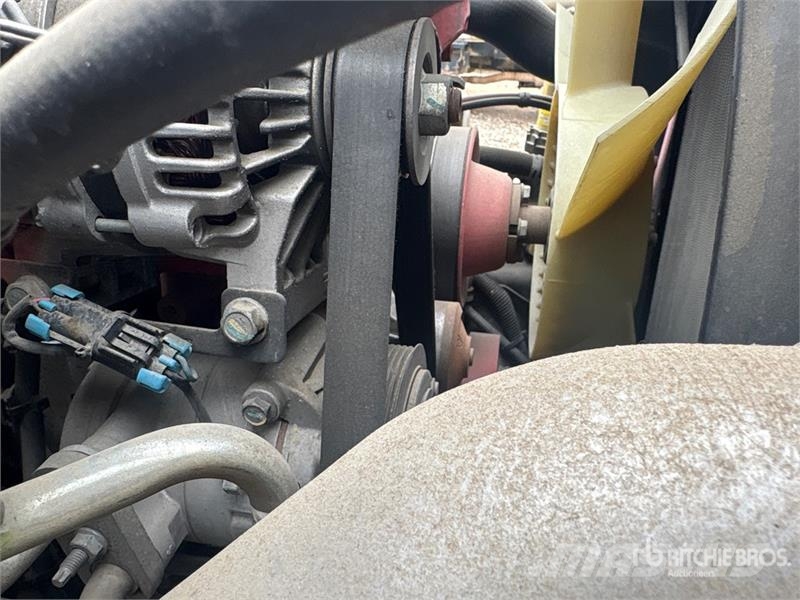Freightliner M2 106 4x2 Van Truck (Inoperable) ボックスボディー、ウイング、箱車