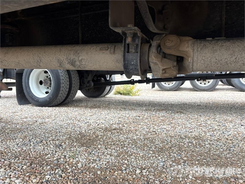 Freightliner M2 106 4x2 Van Truck (Inoperable) ボックスボディー、ウイング、箱車