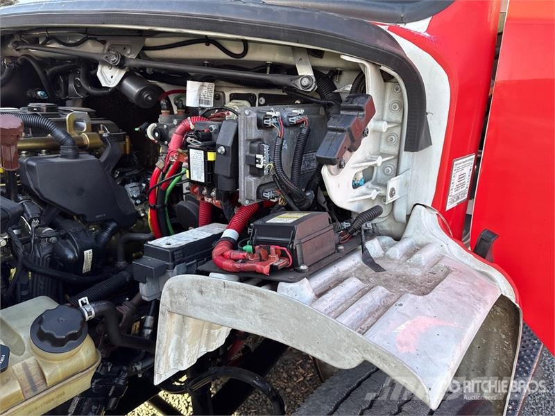 Freightliner M2 106 4x2 Van Truck Fast kasse